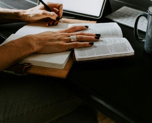 How to Invite God Into Your Bible Study Time